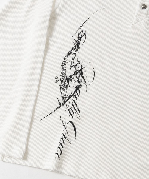 JOHN'S CLOSET(ジョンズクローゼット)の「【31】レタリングロゴ ワッフルヘンリーネック Tシャツ ソリッド/ピグメント(Tシャツ/カットソー・メンズ・レッド/ブラック系2/ホワイト系1/ブラック系1/チャコールグレー/ホワイト系2/アイボリー・SMALL/MEDIUM/LARGE)」の11枚目の写真