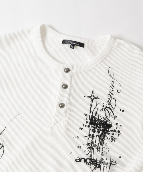 JOHN'S CLOSET(ジョンズクローゼット)の「【31】レタリングロゴ ワッフルヘンリーネック Tシャツ ソリッド/ピグメント(Tシャツ/カットソー・メンズ・レッド/ブラック系2/ホワイト系1/ブラック系1/チャコールグレー/ホワイト系2/アイボリー・SMALL/MEDIUM/LARGE)」の8枚目の写真