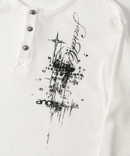 JOHN'S CLOSET(ジョンズクローゼット)の「【31】レタリングロゴ ワッフルヘンリーネック Tシャツ ソリッド/ピグメント(Tシャツ/カットソー・メンズ・レッド/ブラック系2/ホワイト系1/ブラック系1/チャコールグレー/ホワイト系2/アイボリー・SMALL/MEDIUM/LARGE)」の10枚目の写真