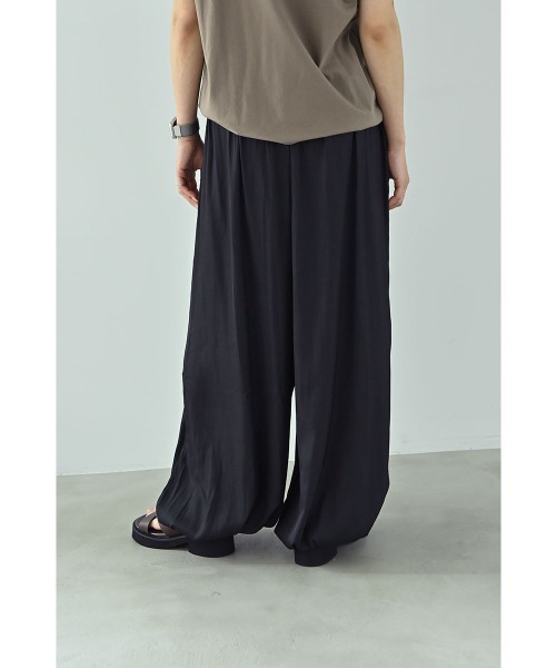 marjour（マージュール）の「SLEEK HAREM PANTS（その他パンツ・レディース・ブラック・M）」の11枚目の写真