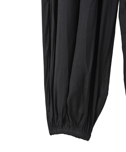 marjour（マージュール）の「SLEEK HAREM PANTS（その他パンツ・レディース・ブラック・M）」の16枚目の写真