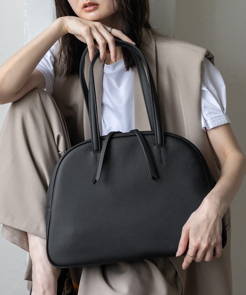 VitaFelice(ヴィータフェリーチェ)の「本革ロングハンドルボストンバッグ(ボストンバッグ・レディース・アッシュグレー/ブラック・FREE)」の2枚目の写真