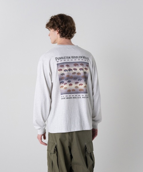PENDLETON（ペンドルトン）の「バックプリント ロングスリーブTシャツ（Tシャツ/カットソー・メンズ・ライトグレー系/ブラック/オフホワイト/サックスブルー系/ブラウン・LARGE/MEDIUM/SMALL/X-LARGE）」の3枚目の写真