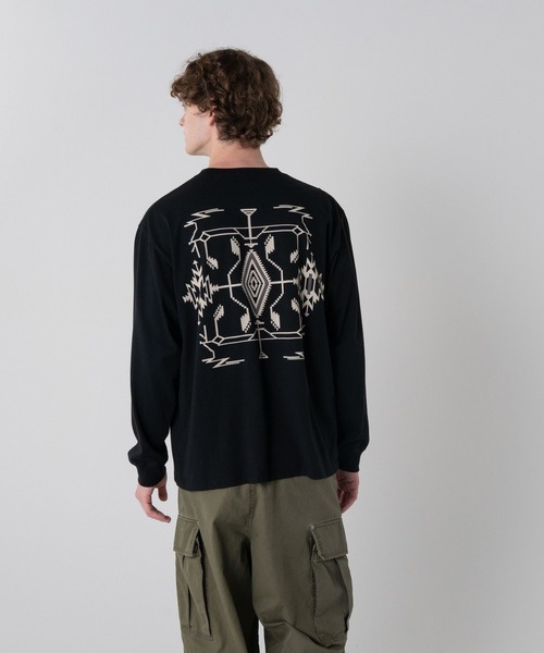 PENDLETON（ペンドルトン）の「バックプリント ロングスリーブTシャツ（Tシャツ/カットソー・メンズ・ライトグレー系/ブラック/オフホワイト/サックスブルー系/ブラウン・LARGE/MEDIUM/SMALL/X-LARGE）」の2枚目の写真