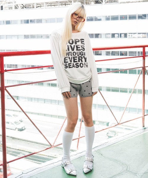 WEGO(ウィゴー)の「WEGO/【26年秋冬新作】サイドドロストオフショルグラフィックロンT(Tシャツ/カットソー・レディース・スミクロ/ホワイト/その他1・FREE)」の5枚目の写真
