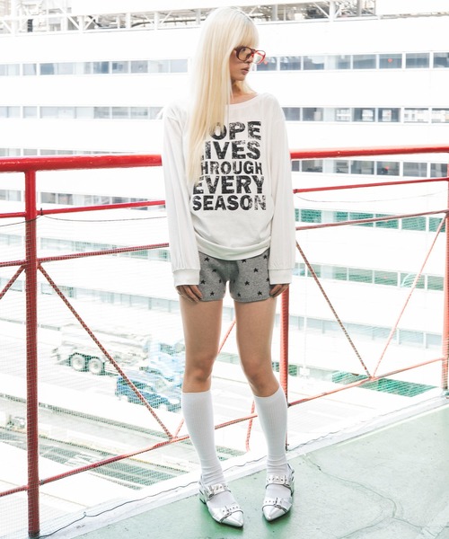 WEGO(ウィゴー)の「WEGO/【26年秋冬新作】サイドドロストオフショルグラフィックロンT(Tシャツ/カットソー・レディース・スミクロ/ホワイト/その他1・FREE)」の19枚目の写真