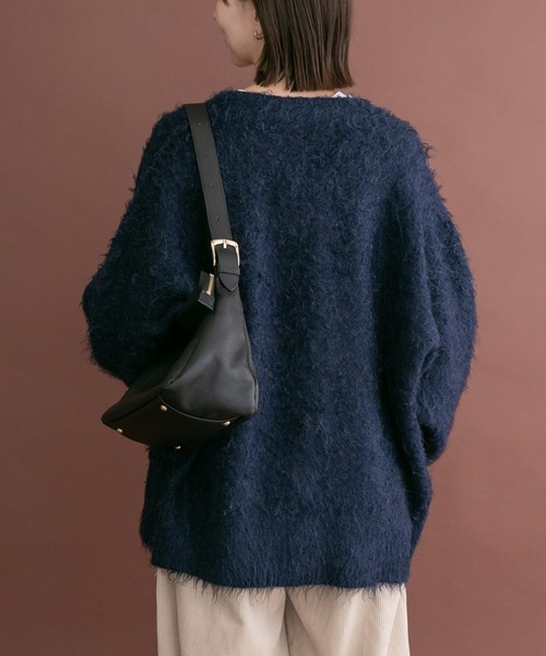 ITEMS URBANRESEARCH(アイテムズ アーバンリサーチ)の「ソフトシャギーVネックカーディガン(カーディガン/ボレロ・レディース・グレー系その他/ブラウン系その他/ネイビー・FREE)」の7枚目の写真