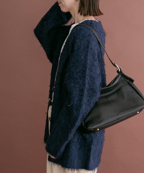 ITEMS URBANRESEARCH(アイテムズ アーバンリサーチ)の「ソフトシャギーVネックカーディガン(カーディガン/ボレロ・レディース・グレー系その他/ブラウン系その他/ネイビー・FREE)」の8枚目の写真