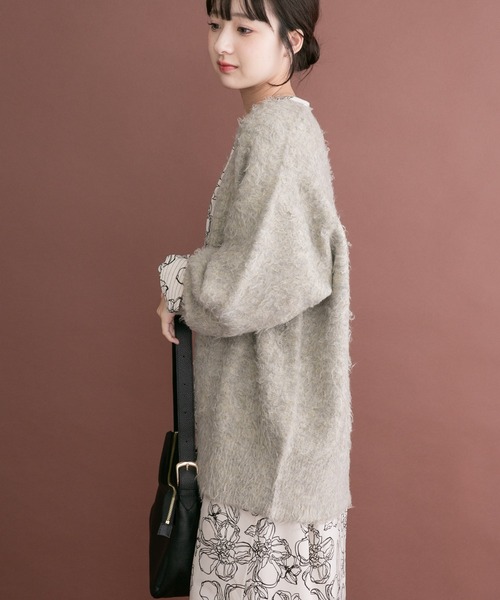 ITEMS URBANRESEARCH(アイテムズ アーバンリサーチ)の「ソフトシャギーVネックカーディガン(カーディガン/ボレロ・レディース・グレー系その他/ブラウン系その他/ネイビー・FREE)」の12枚目の写真