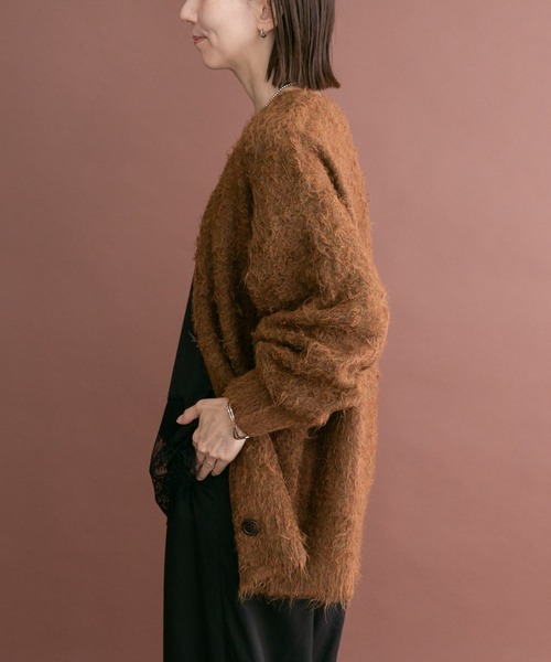 ITEMS URBANRESEARCH(アイテムズ アーバンリサーチ)の「ソフトシャギーVネックカーディガン(カーディガン/ボレロ・レディース・グレー系その他/ブラウン系その他/ネイビー・FREE)」の20枚目の写真