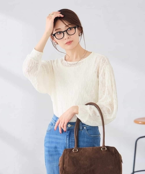a.v.v(アーヴェヴェ)の「シアーフラワージャガードトップス(Tシャツ/カットソー・レディース・アイボリー/ブラック・40/38)」の5枚目の写真