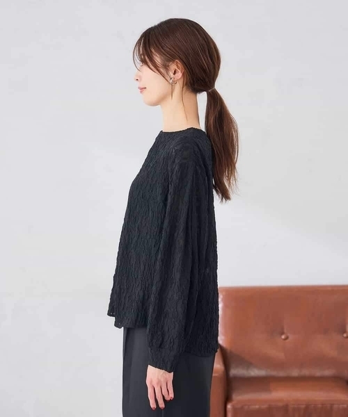 a.v.v(アーヴェヴェ)の「シアーフラワージャガードトップス(Tシャツ/カットソー・レディース・アイボリー/ブラック・40/38)」の18枚目の写真