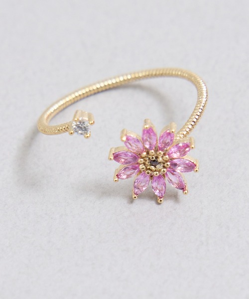 Zoule(ゾーラ)の「Zoule ゾーラ:FLOWER LETTER SERIES jewel flower letterR-5 花言葉 ガーベラ リング(リング・レディース・ピンク・FREE)」の1枚目の写真