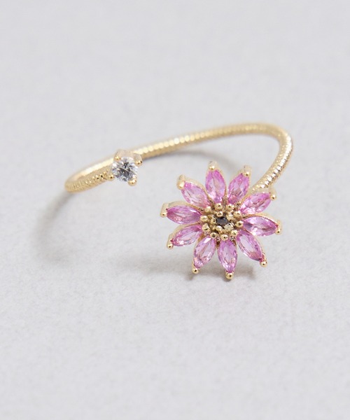 Zoule(ゾーラ)の「Zoule ゾーラ:FLOWER LETTER SERIES jewel flower letterR-5 花言葉 ガーベラ リング(リング・レディース・ピンク・FREE)」の3枚目の写真