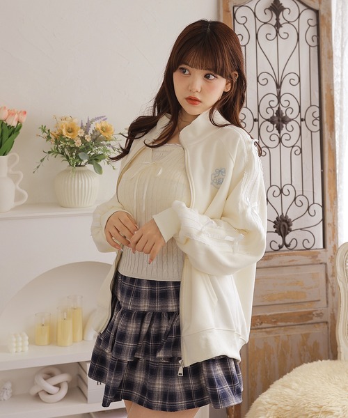 Anely(アネリー)の「スタンドカラー リボン 配色ライン ジップアップ ジャケット(パーカー・レディース・ネイビー/ホワイト/アイボリー・FREE)」の11枚目の写真