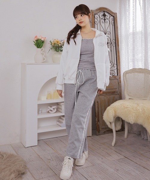 Anely(アネリー)の「スタンドカラー リボン 配色ライン ジップアップ ジャケット(パーカー・レディース・ネイビー/ホワイト/アイボリー・FREE)」の16枚目の写真