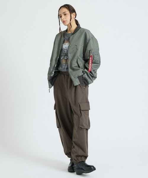 Alpha Industries(アルファインダストリーズ)の「【Alpha Industries(アルファ インダストリーズ)】L-2B HG FIT (EMBELLISHED) / スタッズ / フライトジャケット / ユニセックス(ブルゾン・メンズ・ブラック/グレー系その他・M/XL/L)」の4枚目の写真
