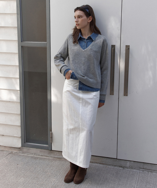 WEDNESDAYOASISFORWOMEN(ウェンズデー オアシス フォー ウーマン)の「NEEV ラムズウール ディープVネック ニット_GRAY(WCB6KN75)(ニット/セーター・レディース・ライトグレー・FREE)」の3枚目の写真