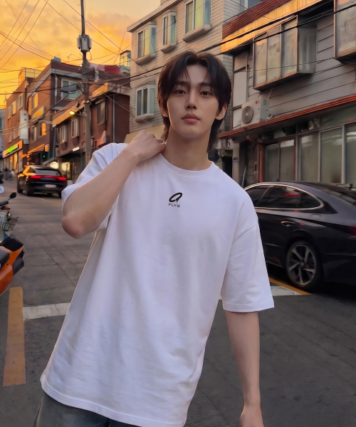 FLYQ(フライク)の「FLYQ シンボルロゴプリント半袖Tシャツ / WHITE(Tシャツ/カットソー・レディース・その他・MEDIUM/LARGE)」の3枚目の写真