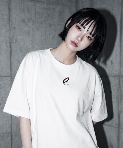 FLYQ(フライク)の「FLYQ シンボルロゴプリント半袖Tシャツ / WHITE(Tシャツ/カットソー・レディース・その他・MEDIUM/LARGE)」の5枚目の写真