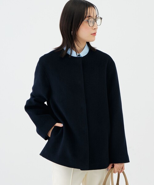 NOLLEY’S Sophi(ノーリーズソフィ)の「アンゴラビーバーノーカラーショートコート(ノーカラーコート・レディース・ネイビー/ライトグレー・38/36)」の14枚目の写真