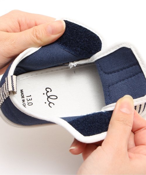 apres les cours（アプレレクール）の「ボーダー＆プレーンスニーカー（ベビー）（スニーカー・キッズ・ブルー/オフホワイト/ブラック/レッド・15 /13/14）」の8枚目の写真