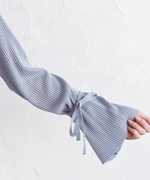 Luz Llena (philter)（ラズレナ　フィルター）の「袖リボンVネックリブカーディガン（カーディガン/ボレロ・レディース・アイボリー/レッド/ブルー・MEDIUM）」の12枚目の写真