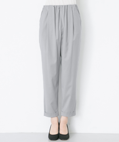 URBAN RESEARCH（アーバンリサーチ）の「Wギャザーテーパードパンツ（その他パンツ・レディース・ベージュ/ネイビー/ライトグレー・40/38/36）」の8枚目の写真