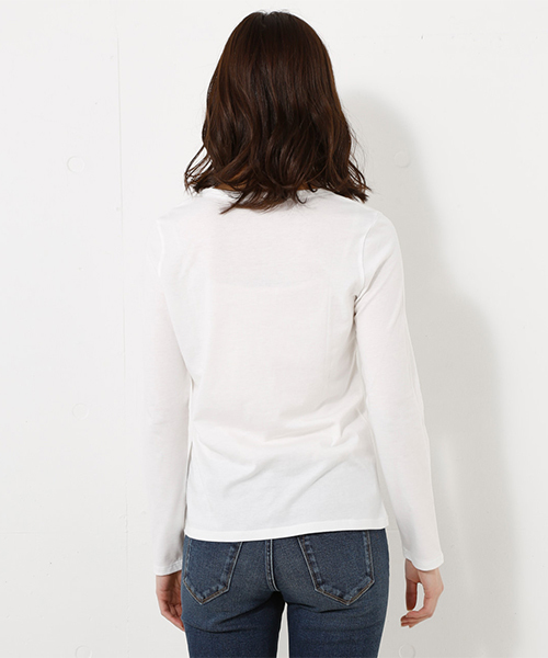 AZUL by moussy(アズールバイマウジー)の「ベーシックVネック長袖プルオーバー(Tシャツ/カットソー・レディース・イエロー/ブラック/ライトカーキ/ホワイト/ホワイト系その他・SMALL/MEDIUM/LARGE)」の22枚目の写真