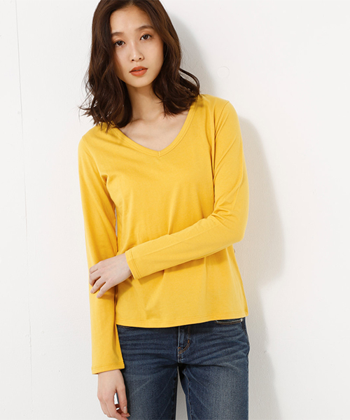 AZUL by moussy(アズールバイマウジー)の「ベーシックVネック長袖プルオーバー(Tシャツ/カットソー・レディース・イエロー/ブラック/ライトカーキ/ホワイト/ホワイト系その他・SMALL/MEDIUM/LARGE)」の15枚目の写真
