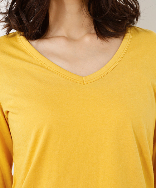AZUL by moussy(アズールバイマウジー)の「ベーシックVネック長袖プルオーバー(Tシャツ/カットソー・レディース・イエロー/ブラック/ライトカーキ/ホワイト/ホワイト系その他・SMALL/MEDIUM/LARGE)」の12枚目の写真