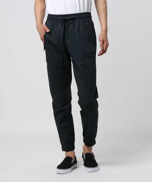 UNDER ARMOUR（アンダーアーマー）の「アンダーアーマー ツイルロングパンツ UAPERFORMANCECHINOJOGGER 1302704（その他パンツ・メンズ・ベージュ/ダークグレー・3L/L/LL/M/S）」の2枚目の写真