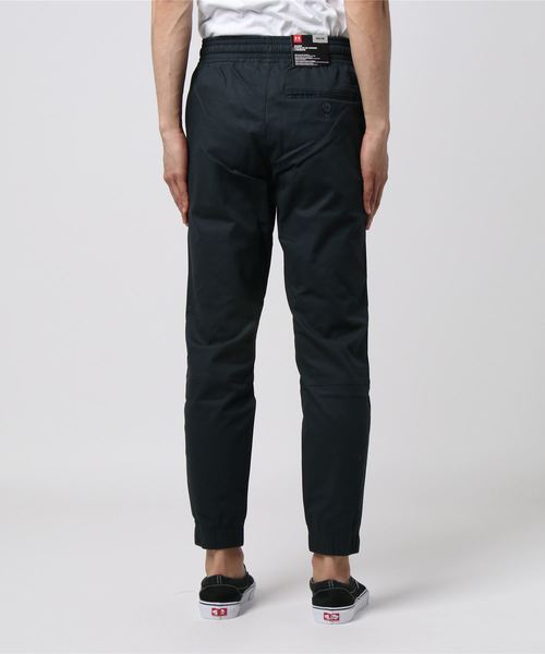 UNDER ARMOUR（アンダーアーマー）の「アンダーアーマー ツイルロングパンツ UAPERFORMANCECHINOJOGGER 1302704（その他パンツ・メンズ・ベージュ/ダークグレー・3L/L/LL/M/S）」の4枚目の写真