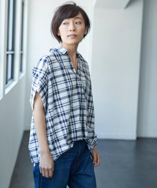 AMERICAN HOLIC(アメリカンホリック)の「・10col.フロントタックスキッパーブラウス(シャツ/ブラウス・レディース・その他/イエロー/ブルー系その他/グレイッシュベージュ/ブラック/その他27/ネイビー/オレンジ/オフホワイト/チェック・FREE)」の9枚目の写真