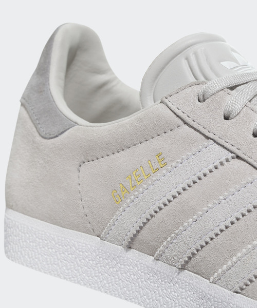 adidas（アディダス）の「ガゼル GAZELLE W オリジナルス（スニーカー・レディース・ライトグレー/ライトグリーン・22.0cm/22.5cm/23.0cm/23.5cm/24.0cm/24.5cm/25.0cm/25.5cm/26.0cm/26.5cm/27.0cm/27.5cm）」の10枚目の写真