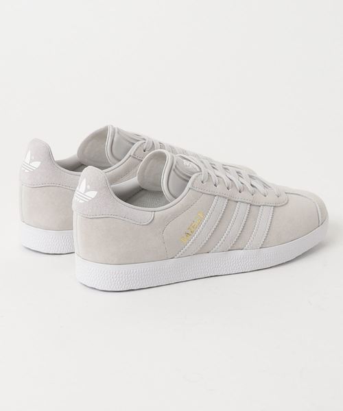 adidas（アディダス）の「ガゼル GAZELLE W オリジナルス（スニーカー・レディース・ライトグレー/ライトグリーン・22.0cm/22.5cm/23.0cm/23.5cm/24.0cm/24.5cm/25.0cm/25.5cm/26.0cm/26.5cm/27.0cm/27.5cm）」の4枚目の写真