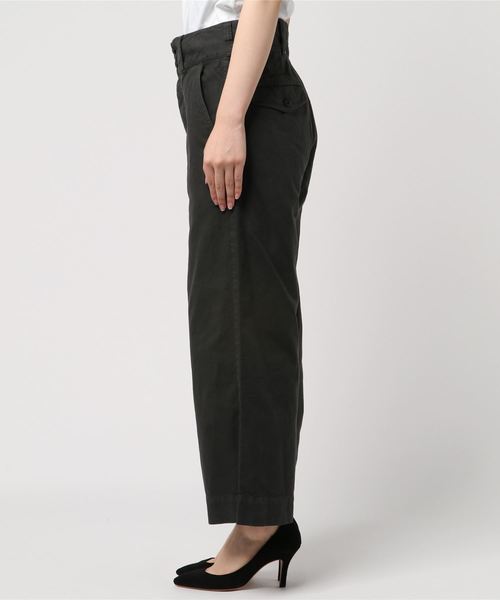 MHL.（エムエイチエル）の「BRUSHED DRY COTTON CANVAS（その他パンツ・レディース・ベージュ/チャコール・1/2/3/0）」の3枚目の写真