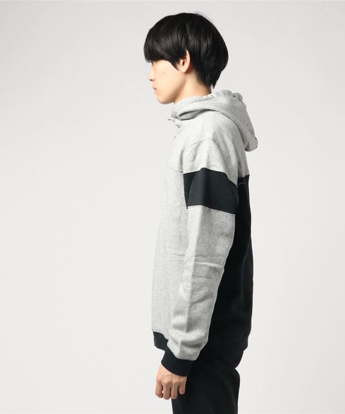 Hurley （ハーレー）の「M HRLY SURF CHECK QZ PO FLC/ハーレー 長袖 プルオーバーパーカー ハーフジップ（パーカー・メンズ・グレー/ブラック系その他・SMALL/MEDIUM/LARGE）」の4枚目の写真