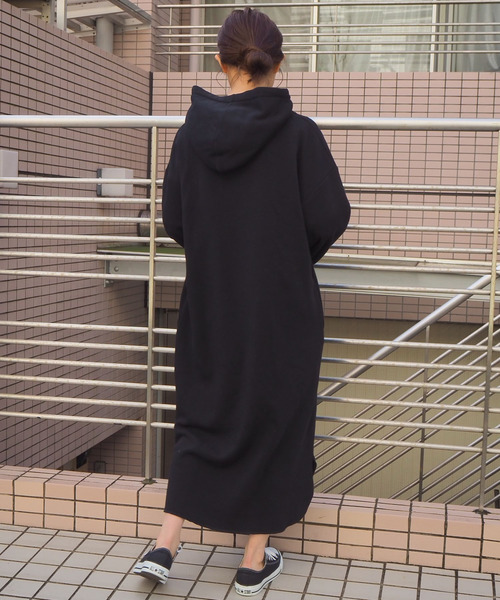 tiptop（ティップトップ）の「裏起毛スウェットパーカーワンピース（ワンピース・レディース・ブラック/グレー/ベージュ/ダークグリーン/グレイッシュベージュ/ブラウン・FREE）」の17枚目の写真