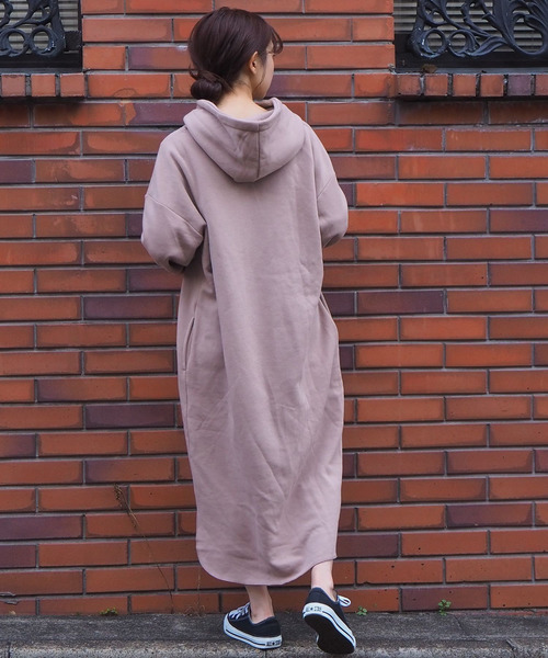 tiptop（ティップトップ）の「裏起毛スウェットパーカーワンピース（ワンピース・レディース・ブラック/グレー/ベージュ/ダークグリーン/グレイッシュベージュ/ブラウン・FREE）」の12枚目の写真