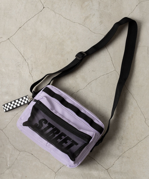 WEGO（ウィゴー）の「WEGO/メッシュポケットSTREETショルダーバッグ（ショルダーバッグ・レディース・ブラック/ピンク/その他1/ホワイト/グリーン系その他/ライトパープル・FREE）」の4枚目の写真