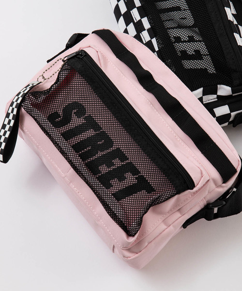 WEGO（ウィゴー）の「WEGO/メッシュポケットSTREETショルダーバッグ（ショルダーバッグ・レディース・ブラック/ピンク/その他1/ホワイト/グリーン系その他/ライトパープル・FREE）」の5枚目の写真