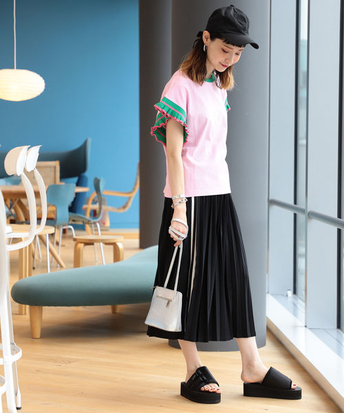 Ray BEAMS(レイビームス)の「Ray BEAMS / ライン フリルスリーブ Tシャツ(Tシャツ/カットソー・レディース・ホワイト/ブラック/ピンク・ONE SIZE)」の14枚目の写真