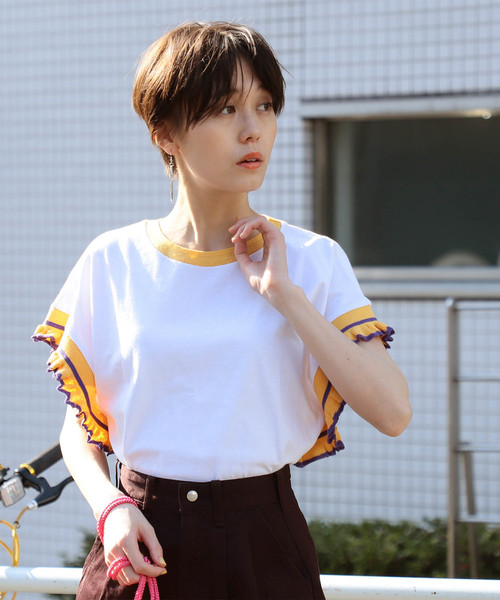 Ray BEAMS(レイビームス)の「Ray BEAMS / ライン フリルスリーブ Tシャツ(Tシャツ/カットソー・レディース・ホワイト/ブラック/ピンク・ONE SIZE)」の8枚目の写真