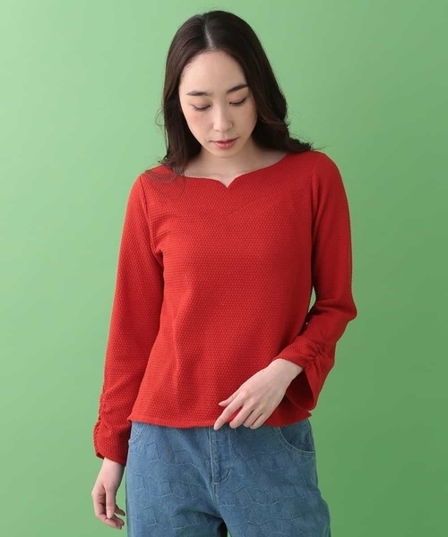 Jocomomola(ホコモモラ)の「Grano ハートネックカットソー(Tシャツ/カットソー・レディース・レッド/ブルー/ブラック・40)」の2枚目の写真