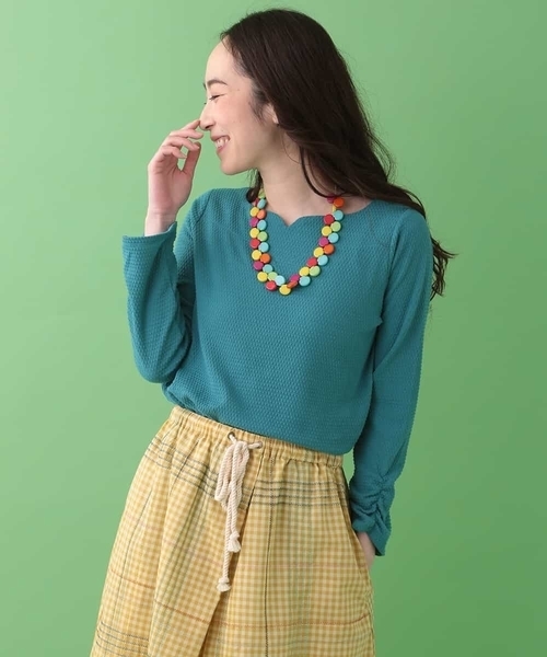 Jocomomola(ホコモモラ)の「Grano ハートネックカットソー(Tシャツ/カットソー・レディース・レッド/ブルー/ブラック・40)」の1枚目の写真