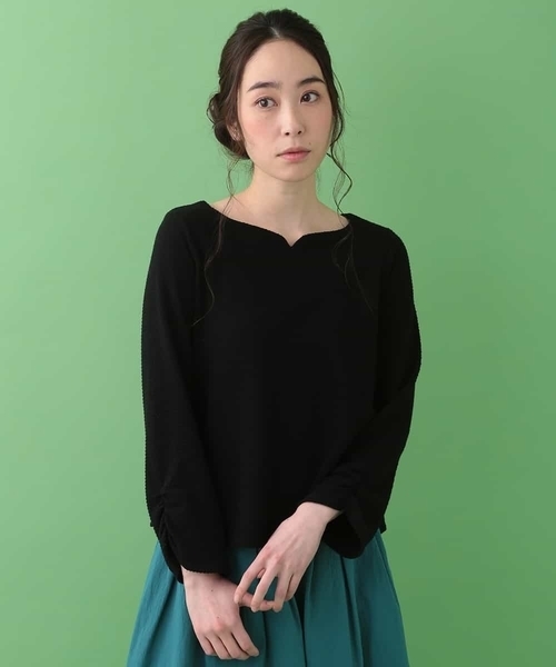 Jocomomola(ホコモモラ)の「Grano ハートネックカットソー(Tシャツ/カットソー・レディース・レッド/ブルー/ブラック・40)」の3枚目の写真