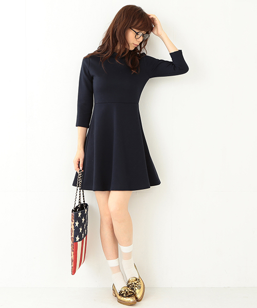 Ray BEAMS(レイビームス)の「◎Ray BEAMS / ハイネック フレアーワンピース(ワンピース・レディース・ネイビー/ライトグレー・1/0)」の13枚目の写真