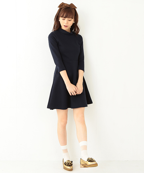 Ray BEAMS(レイビームス)の「◎Ray BEAMS / ハイネック フレアーワンピース(ワンピース・レディース・ネイビー/ライトグレー・1/0)」の14枚目の写真