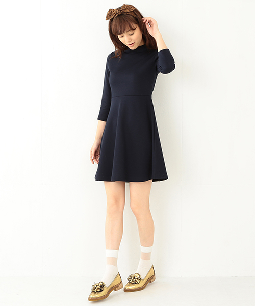 Ray BEAMS(レイビームス)の「◎Ray BEAMS / ハイネック フレアーワンピース(ワンピース・レディース・ネイビー/ライトグレー・1/0)」の16枚目の写真